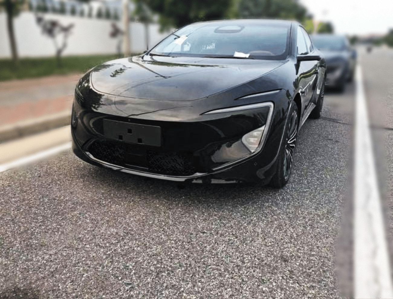 Avatr 12 ULTRA BATTERY & PETROL RANGE:1155 KM PER CHARGE HYDRAULIC 4WD BREMBO BRAKES