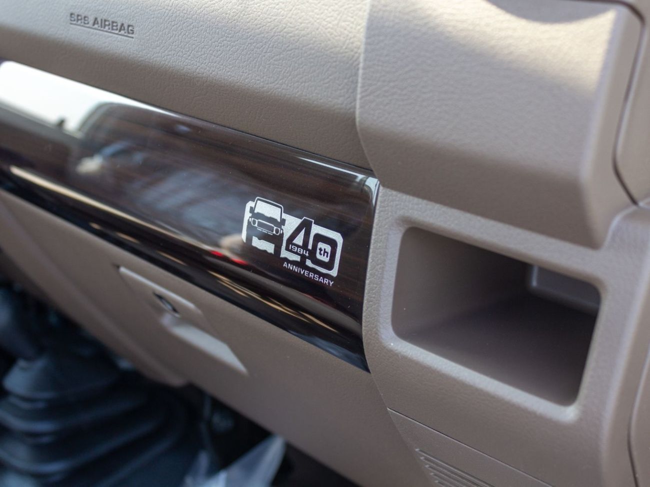 تويوتا لاند كروزر بيك آب EXPORT ONLY - LC79 2.8L T/DSL STD-E (Diesel)