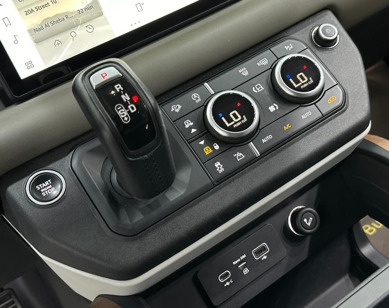 Land Rover Defender P400 90 SE 2021 Land Rover Defender 90 P400, 2 Years Agency Warranty, Full Service History, GCC