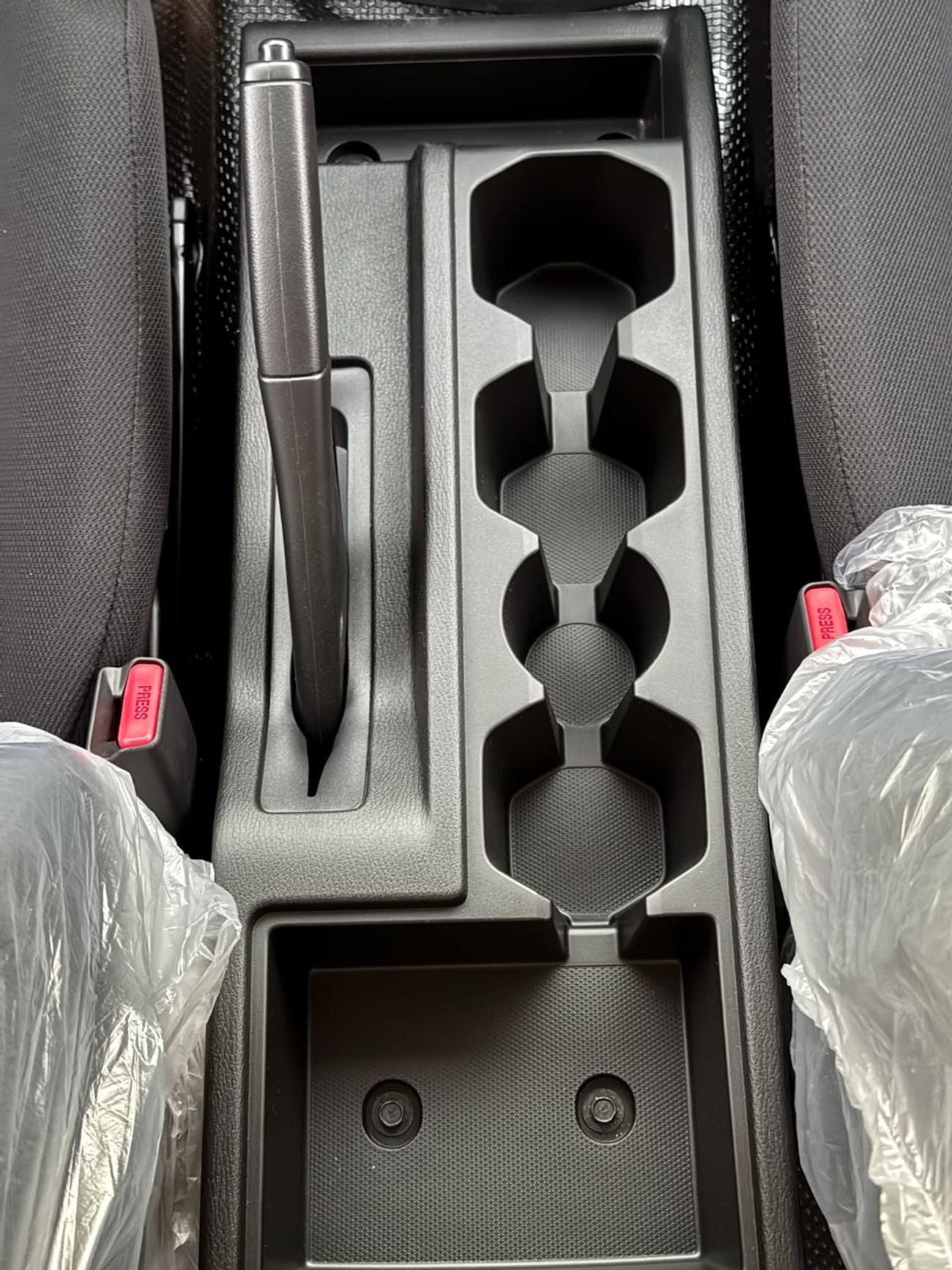 Mitsubishi L200 Mitsubishi L200 manul gear  4*4. Model. 2025. Black