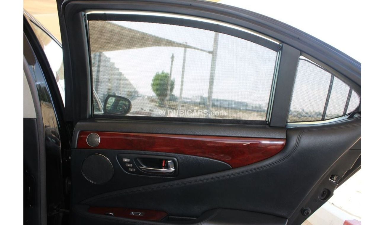 Lexus LS460 short