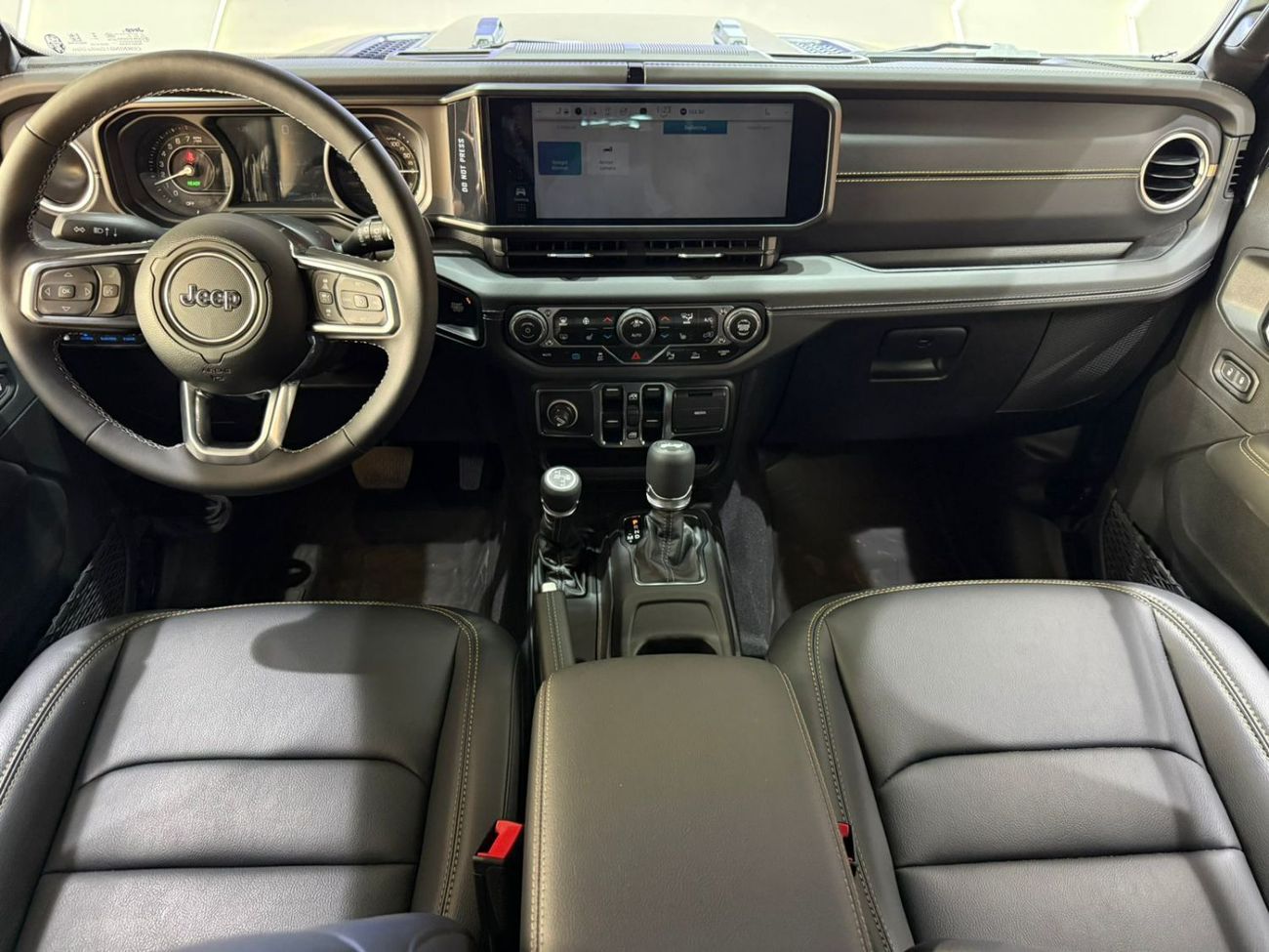 Jeep Wrangler Unlimited Sahara 2.0L A/T