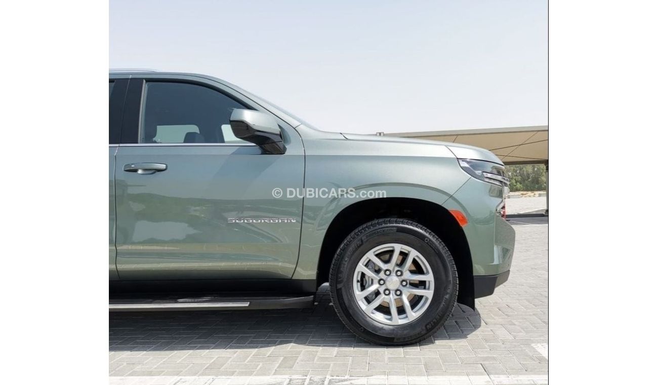 Chevrolet Suburban Chevrolet LT Suburban - 2023 - Green