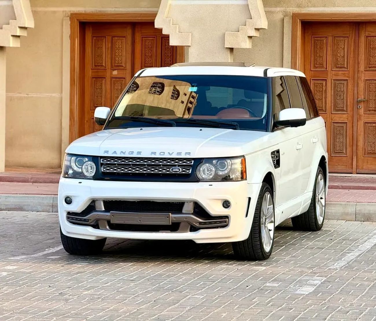 Land Rover Range Rover Sport SUPERCHARGED رنج روفر سبورت فل اوبشن خليجي Supercharged GCC Specs