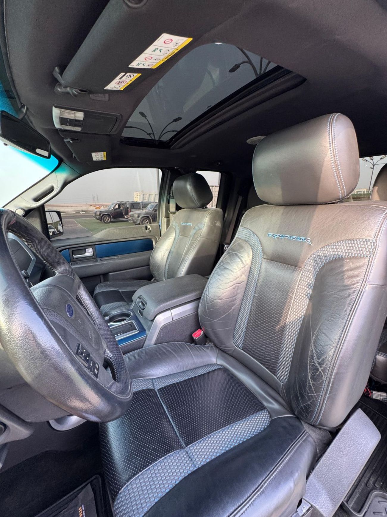 فورد F 250 فورد رابتر F-150 SVT  موديل : 2012 مطلوب : 50000 درهم  مواصفات خليجيه  •V8 6.2L * فور ويل ، مثبت سرع