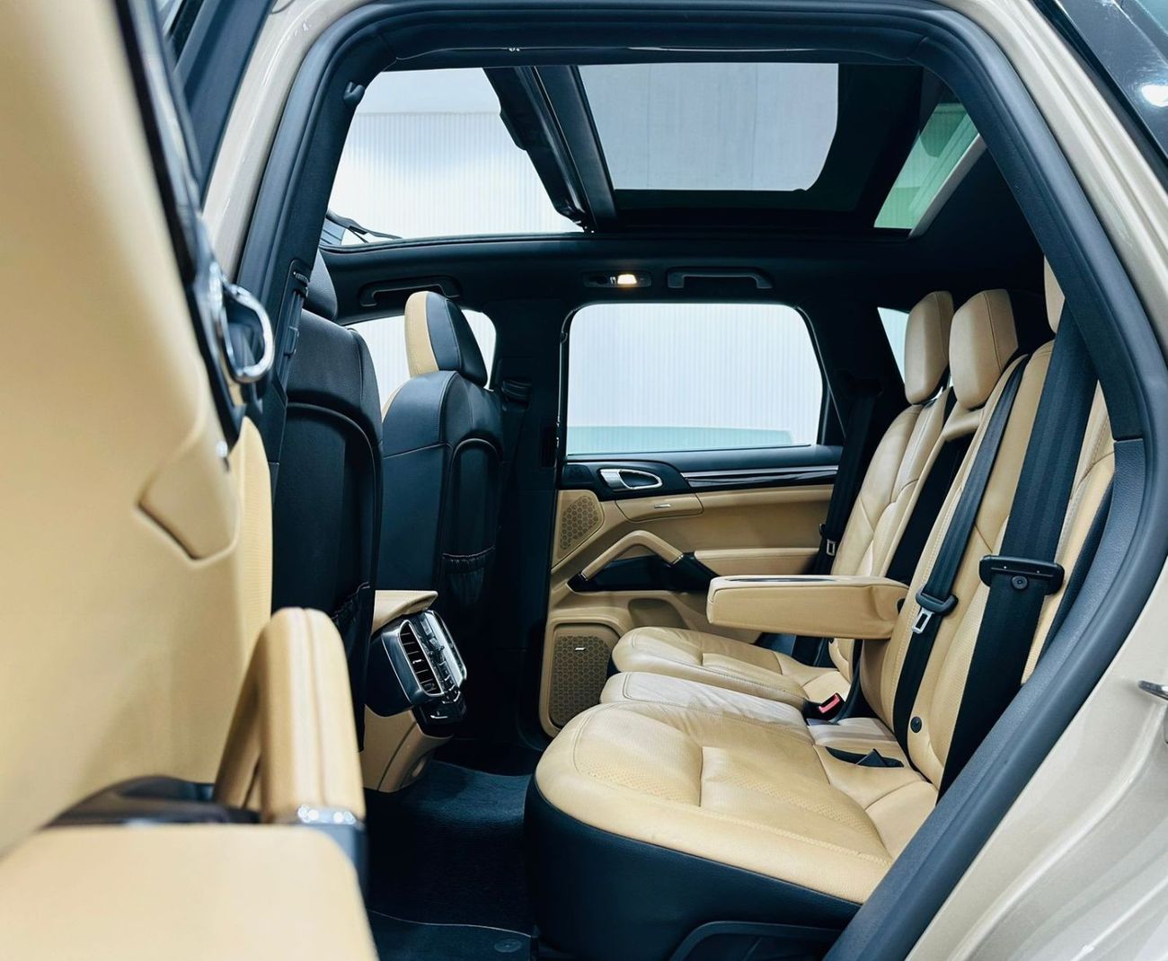 Porsche Cayenne 2015 Porsche Cayenne S, Feb 2025 Porsche Warranty, Full Porsche Service History, GCC