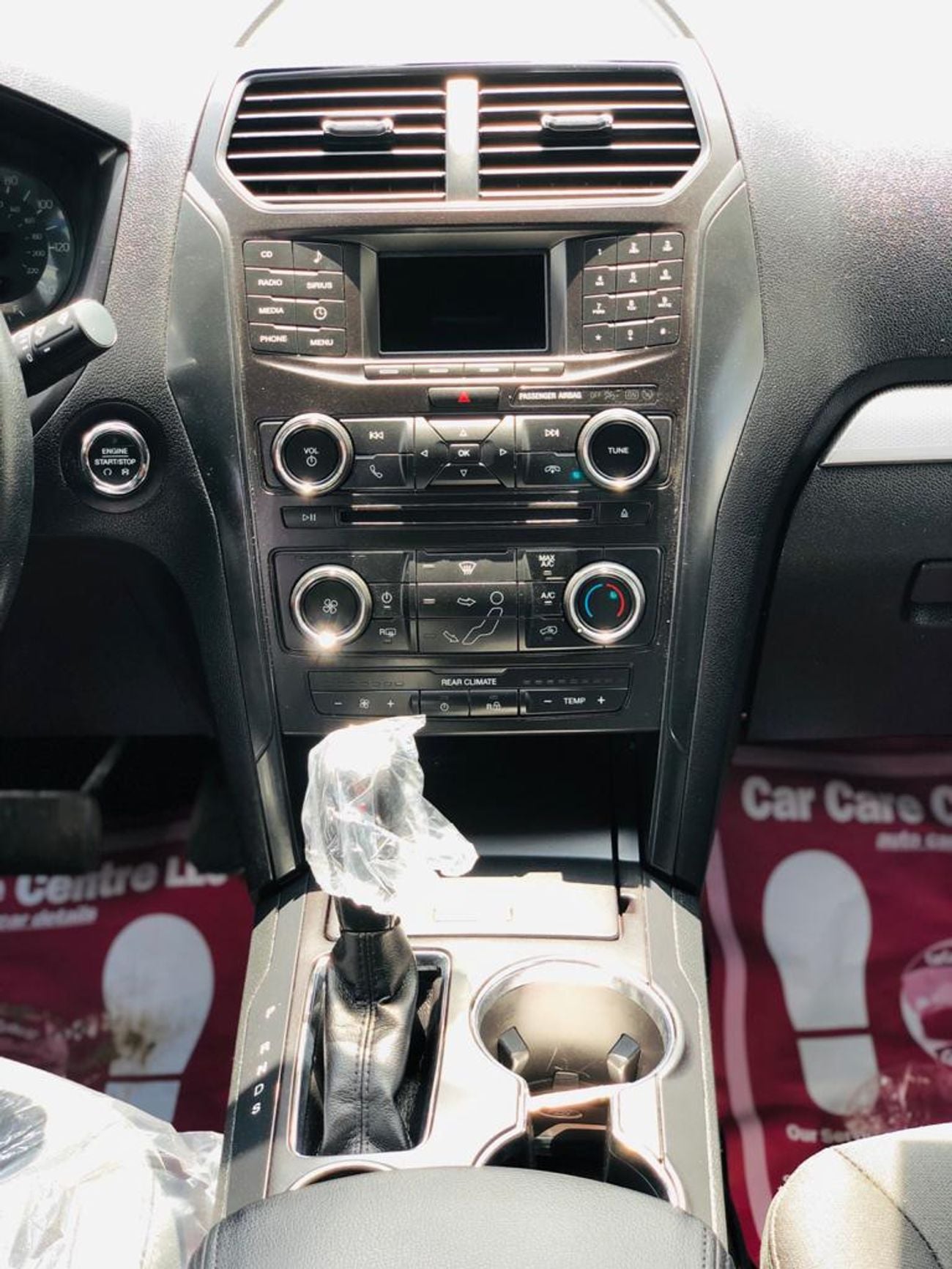 Ford Explorer XLT, 6 CYLINDERS, POWER SEATS, PUSH START, REAR CAMERA, AMAZING CONDITION-LOT-604