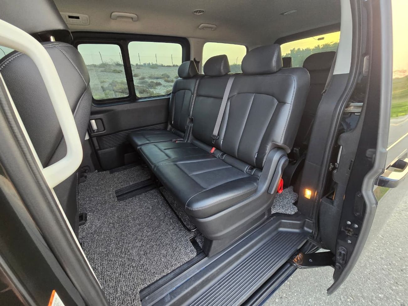 Hyundai Staria HYUNDAI STARIA 2022 KOREAN V4 DIESEL // FULL OPITION // PERFECT CONDITION // LOW MILEAGE