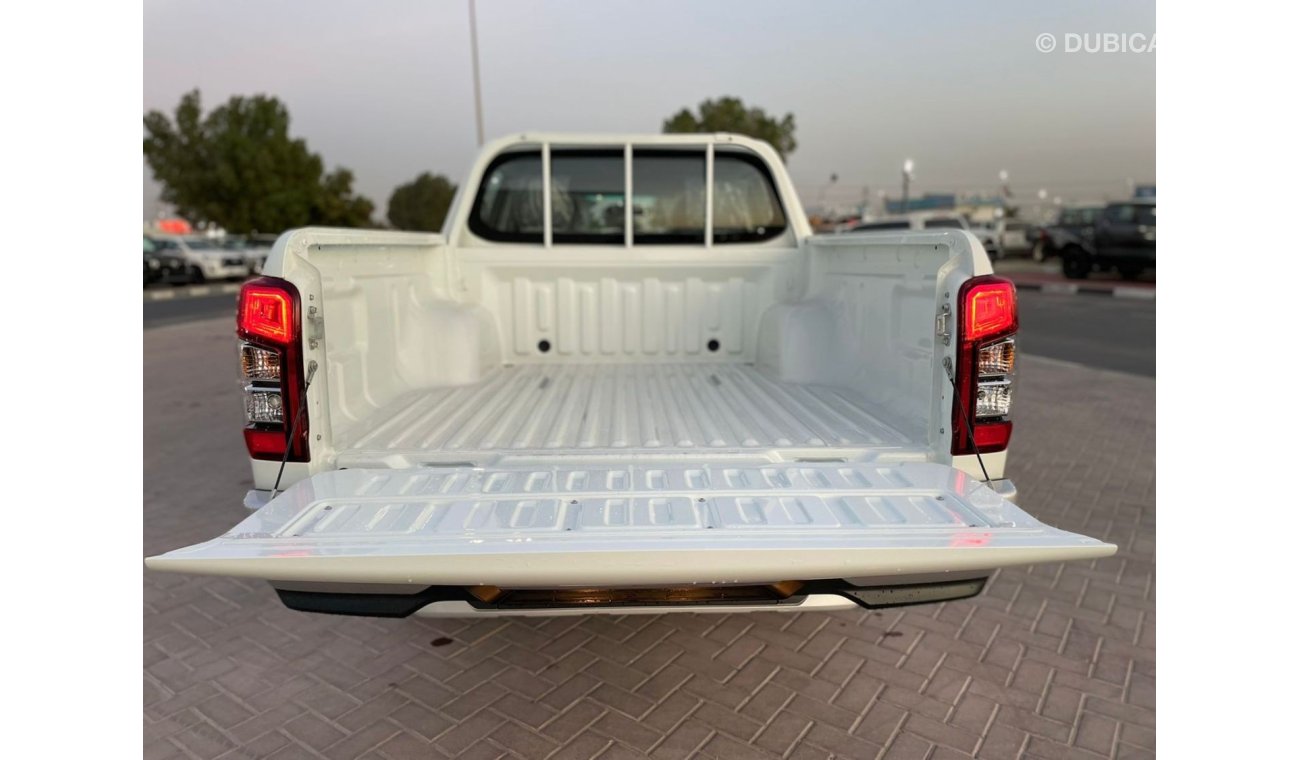 ميتسوبيشي L200 2.4L Diesel Double Cab Chrome Pack Manual ( Only For Export Outside GCC Countries)