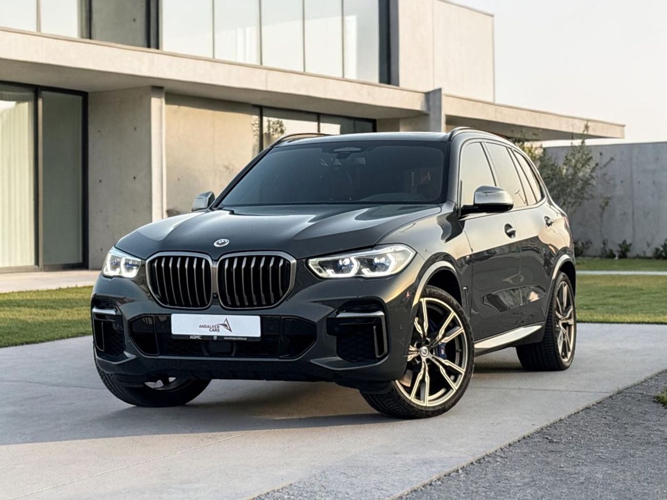 BMW X5 M50i 4.4L AED 4,304 P.M | 0% DOWN PAYMENT | BMW X5 M50I | 2023 | AGENCY SERVICE CONTRACT | FULL AGEN