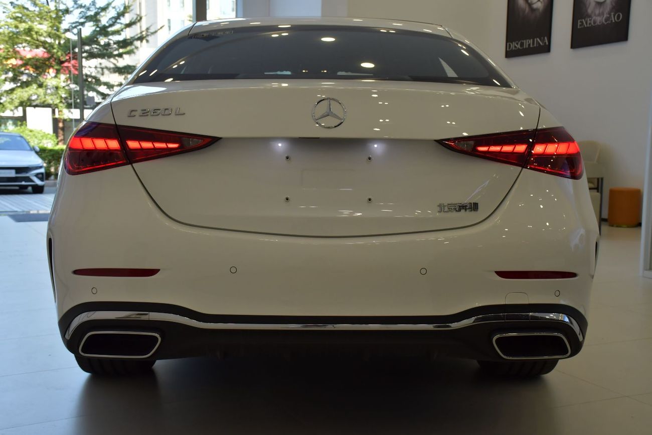 Mercedes-Benz 260 c260L