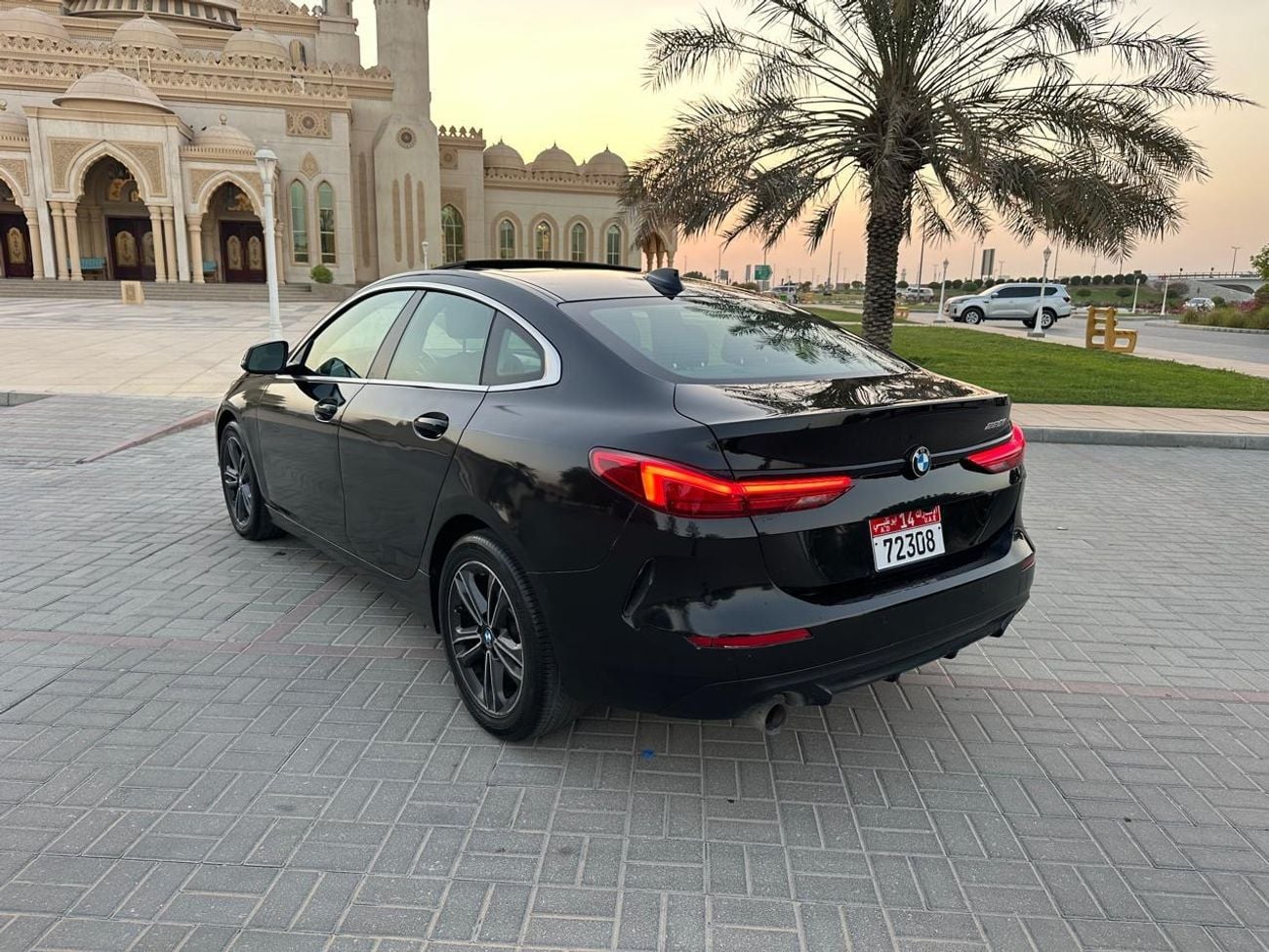 بي أم دبليو 228i