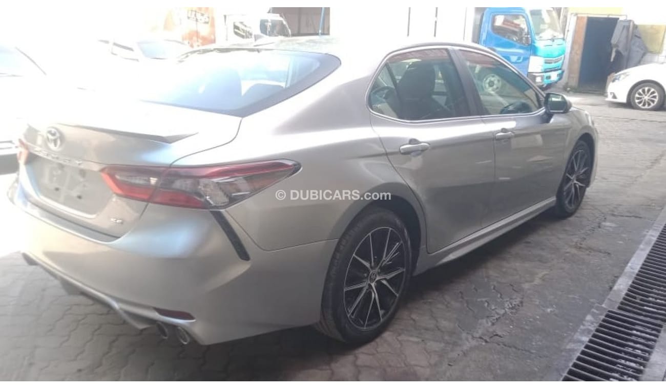 Toyota Camry 2022 Toyota Camry SE 2.5L V4 /