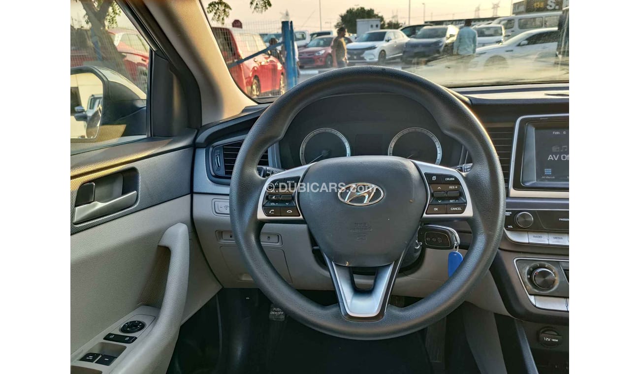 هيونداي سوناتا SE MID OPT / LEATHER / DVD / REAR CAMERA (LOT # 6309)