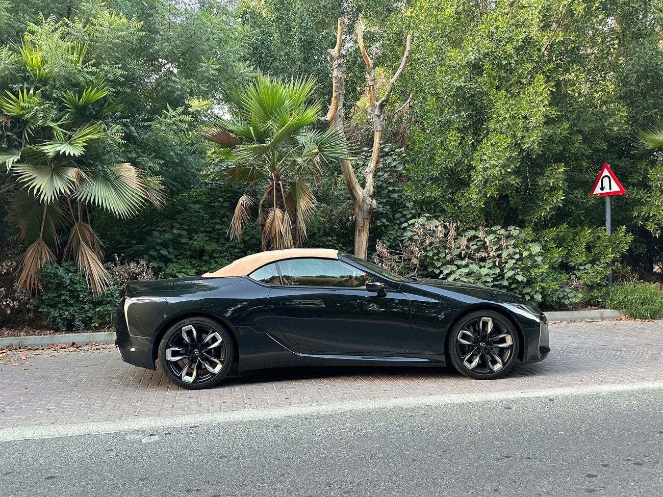 لكزس LC500 كابريوليه Titanium  5.0L