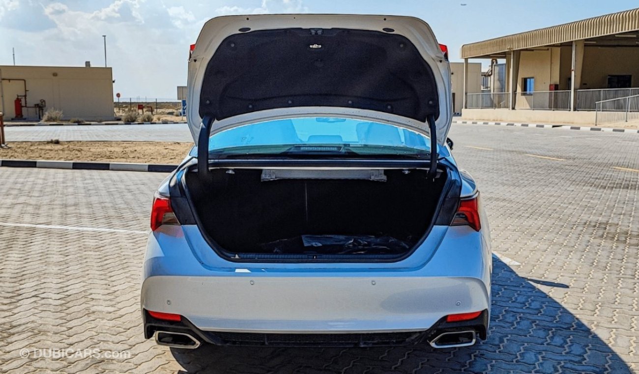 Toyota Avalon XLE Особенности интерьера   ABS+EBD+BA+VSC+TRC+HSA(HiII Start Assist)   Розетка для аксессуаров   По