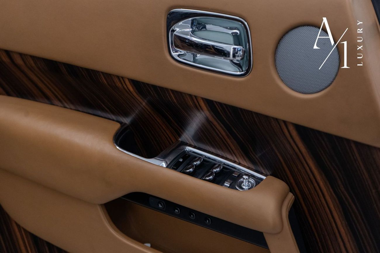 Rolls-Royce Wraith 2015 Rolls Royce Wraith, Full Service History, Starlight Roof, Excellent condition, GCC