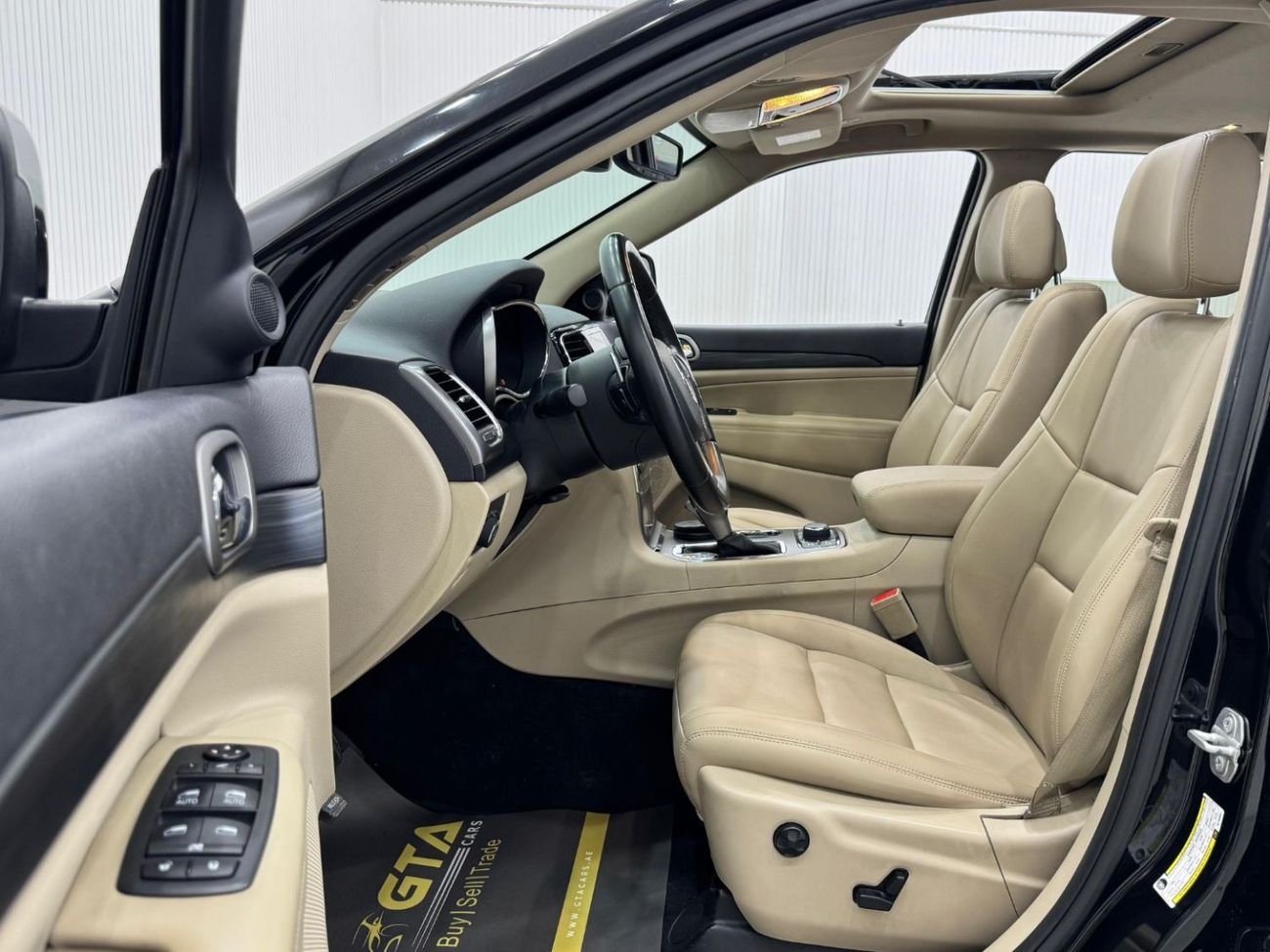 Jeep Grand Cherokee Overland 3.6L 2019 Jeep Grand Cherokee Overland, Warranty, Full Service History, Excellent Condition