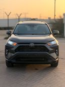 تويوتا راف ٤ XLE 4x4 Drive Full option/ sunroof, push start
