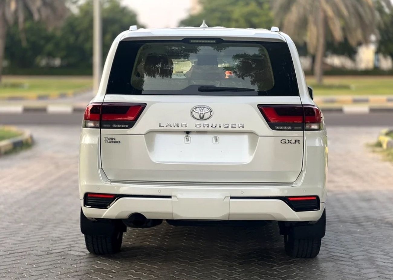 Toyota Land Cruiser GXR Twin Turbo 2024 Model LC300 V6 Full Option Very Clean And Perfect Condition