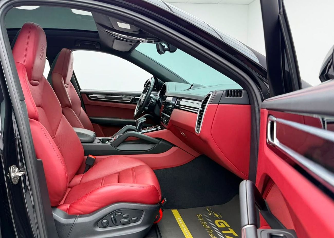 Porsche Cayenne Coupe 2022 Porsche Cayenne Coupe, Warranty, Full Porsche Service History, Fully Loaded, GCC