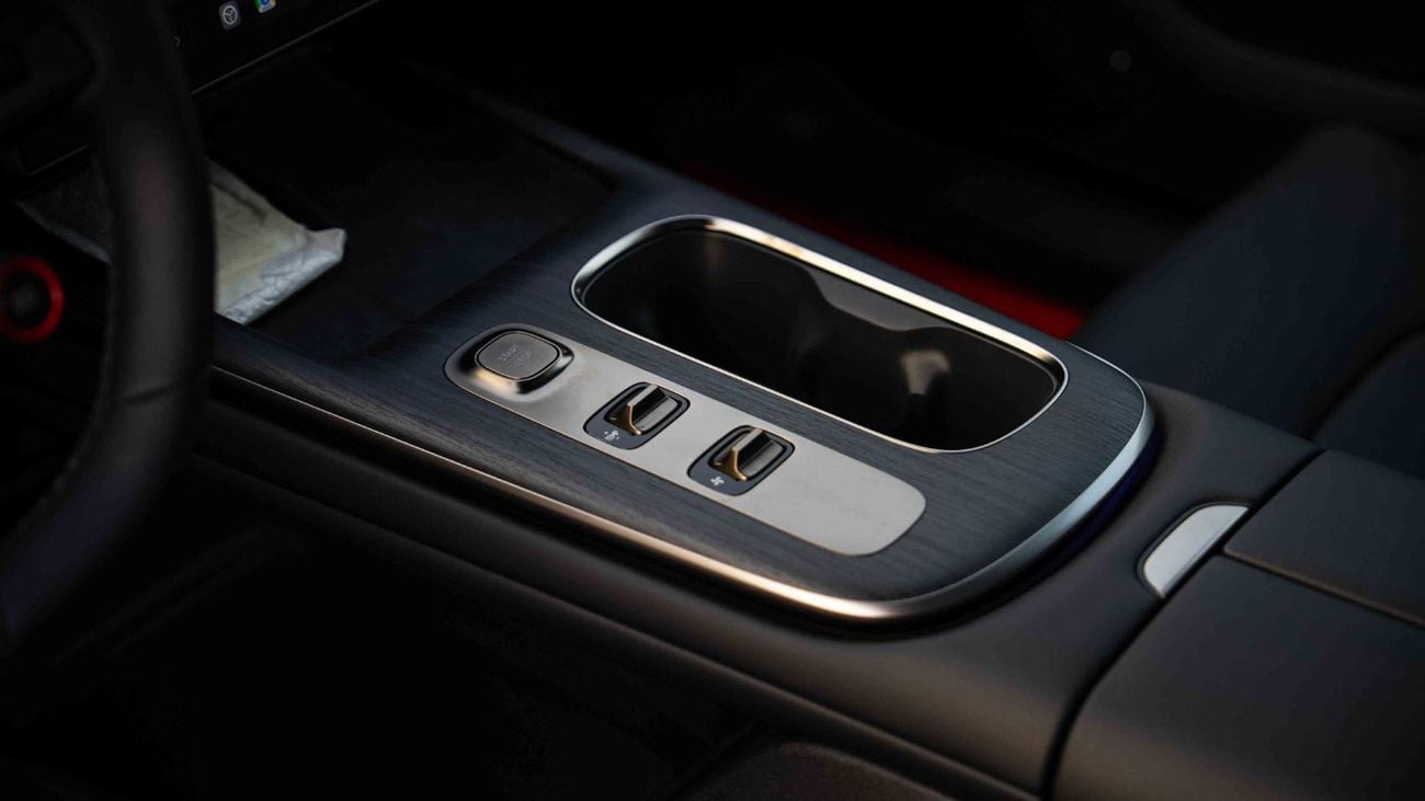 Xiaomi SU7 2024 XIAOMI SU7 PRO - Black inside Black | Export Only