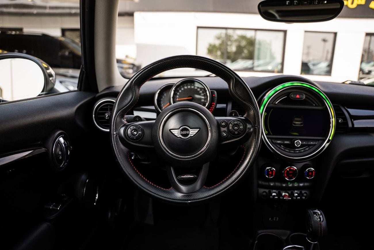 ميني كوبر إس GCC Specs 2014  Low Mileage Perfect Condition 2.0L Turbo 4 Cylinders