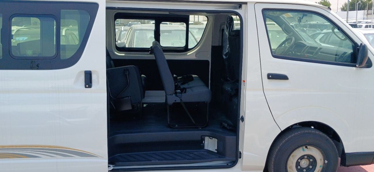 تويوتا هاياس 2.5L Diesel Manual Passenger 2026YM