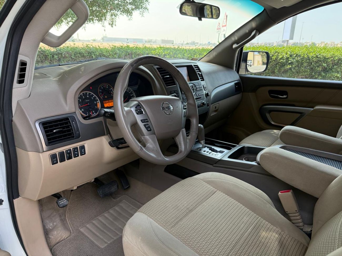 Nissan Armada SE 5.6L (317 HP)