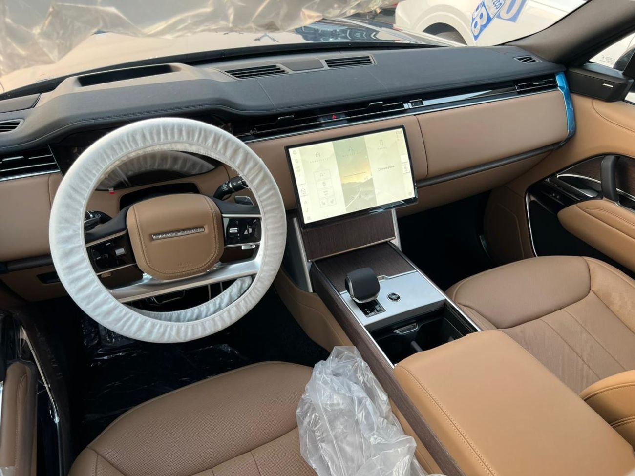 لاند روفر رينج روفر RANGE ROVER VOGUE  SE P400 - MODEL 2025 - ENGINE 3.0L - 5 SEATER