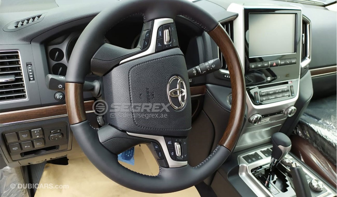 Toyota Land Cruiser 4.6  V8 EXECUTIVE LOUNGE A/T READY STOCK