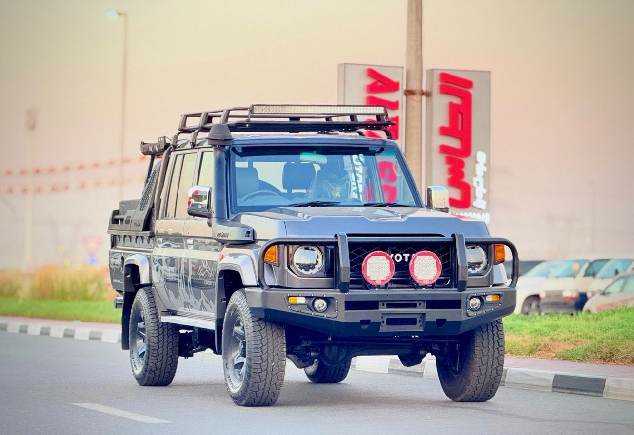 Toyota Land Cruiser Pick Up 2018 RHD Diesel Engine V8 Full Option Car is Very Clean and Perfect Condition