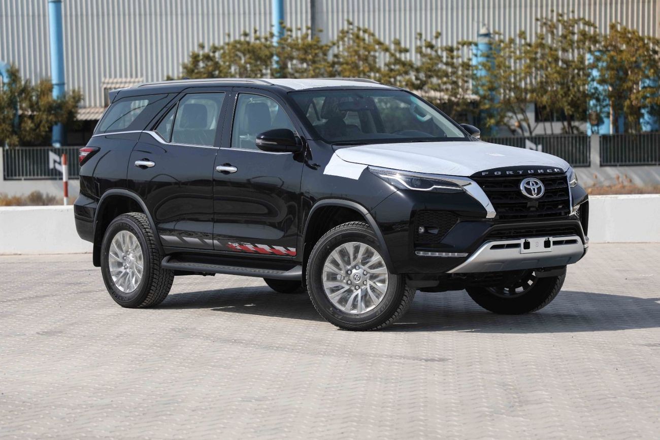 تويوتا فورتونر تويوتا فورتشنر 2024 4.0 4x4 HI - أسود اتيتيود من الداخل أسود | تصدير فقط