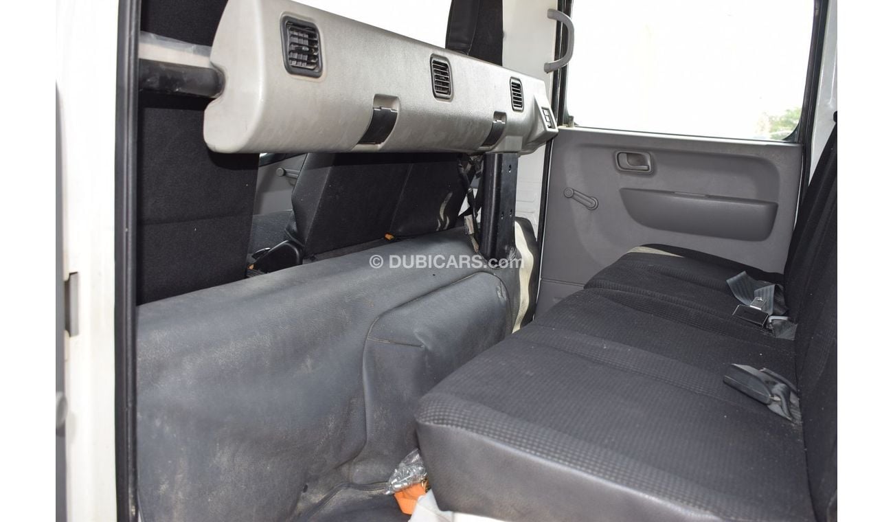 Mitsubishi Fuso Canter Mitsubishi Canter D/C Pick up, Model:2017. Free of Accident with low mileage