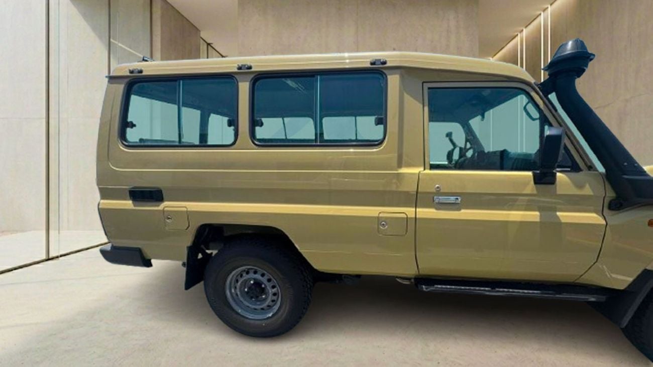 تويوتا لاند كروزر 70 LC 78 HARDTOP 4.0L AT