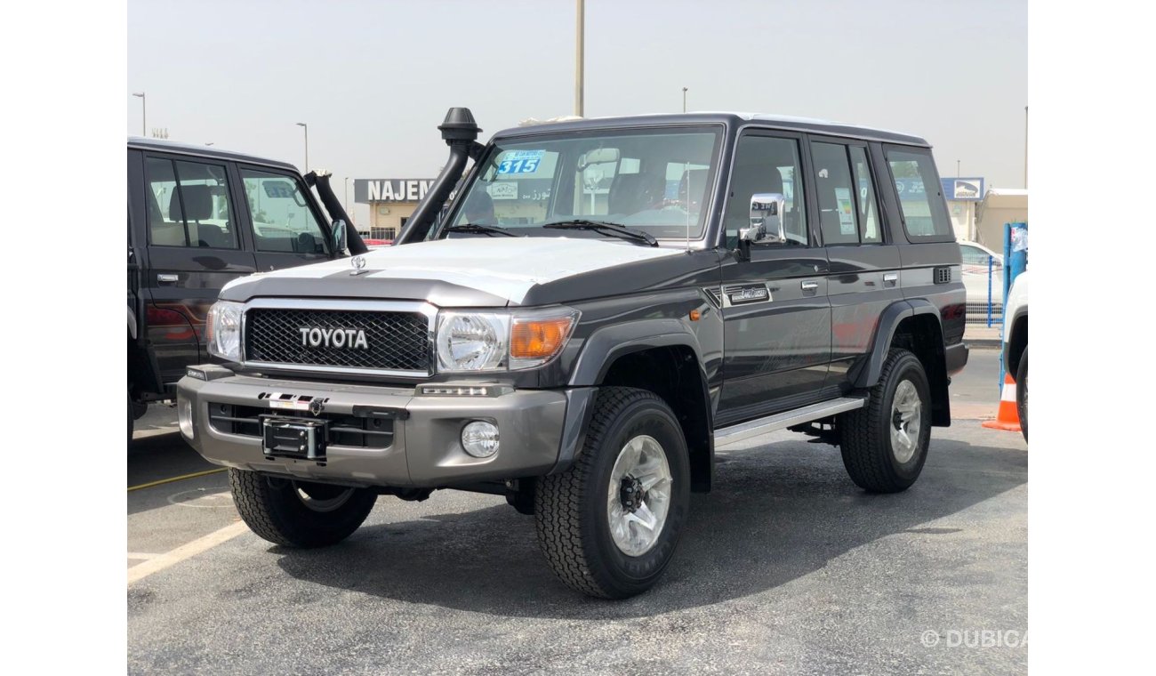 Toyota Land Cruiser Hard Top HT 76 FULL