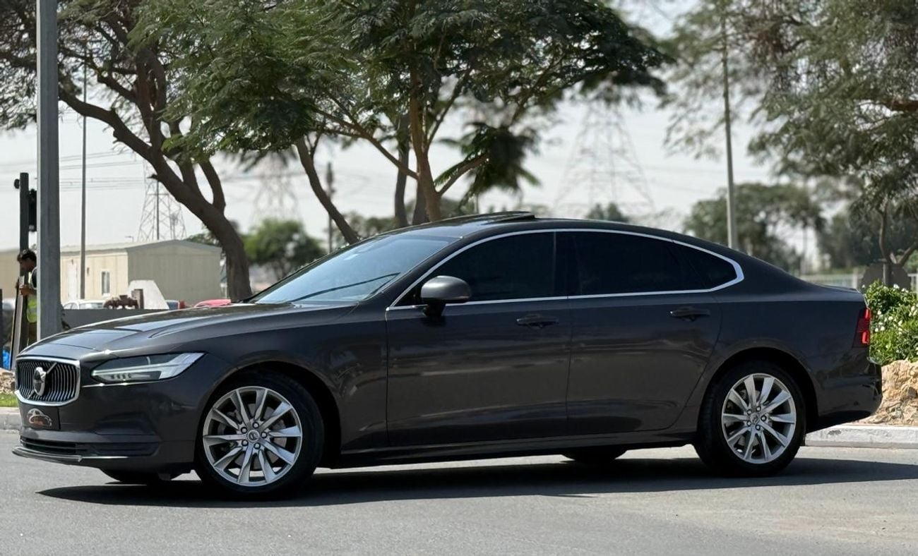 Volvo S90 T5 Momentum 2.0L  VOLVO S90T5 UNLIMITED BRIGHT MOMENTUM 2021 GCC FULL SERVICE HI
