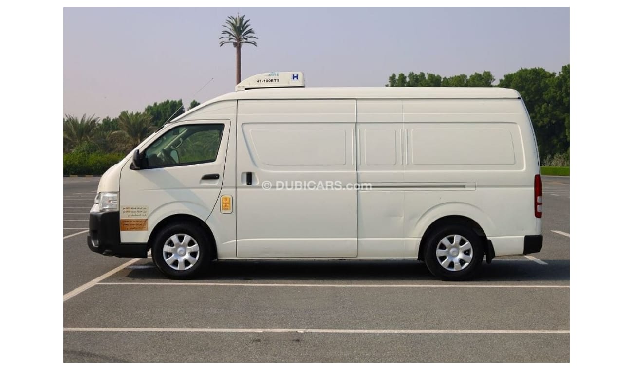 Toyota Hiace GL - High Roof LWB 2016 | 2.7L Chiller Van | M/T - RWD - GCC Specs - Well Maintained Van | Book Now