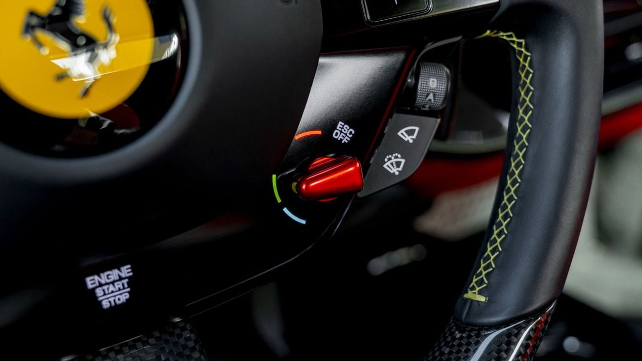 فيراري SF90 ستراديل FERRARI SF90 SPIDER | 2-YEAR WARRANTY + SERVICE AVAILABLE | IN-HOUSE FINANCING | 0% DOWNPAYMENT (BAN