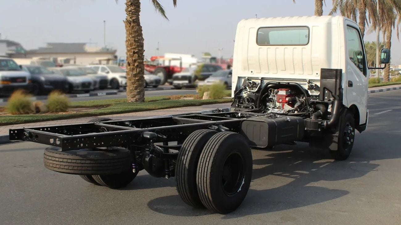 هينو 300 XZU 710L 6.5 TON 300S Wide cab 4X2 (Only Export)