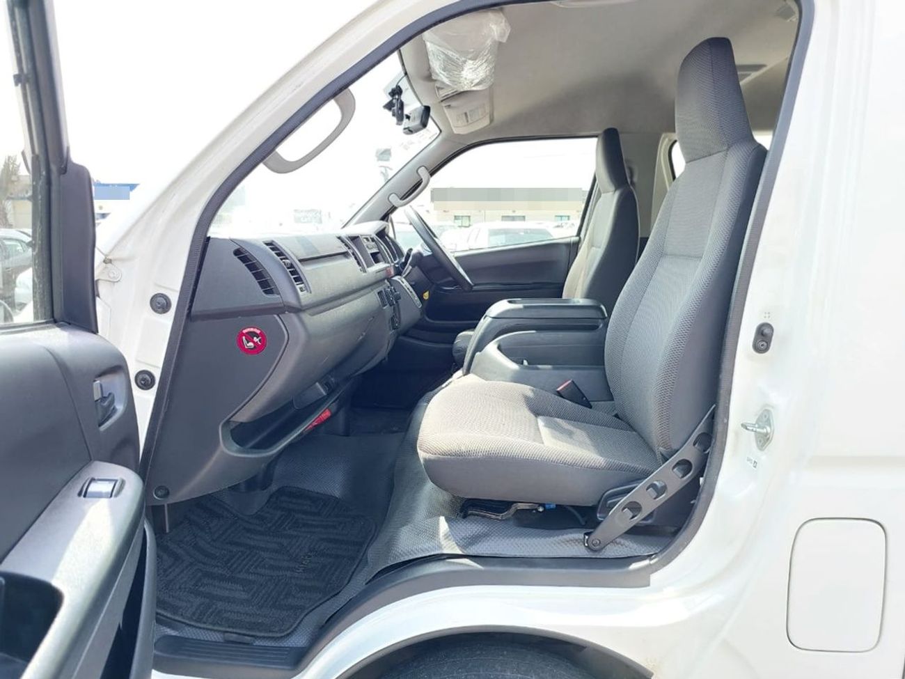 تويوتا هاياس TOYOTA HIACE WAGON VAN 2014  RHD 2.7 L PETROL AUTOMATIC (PM019787)