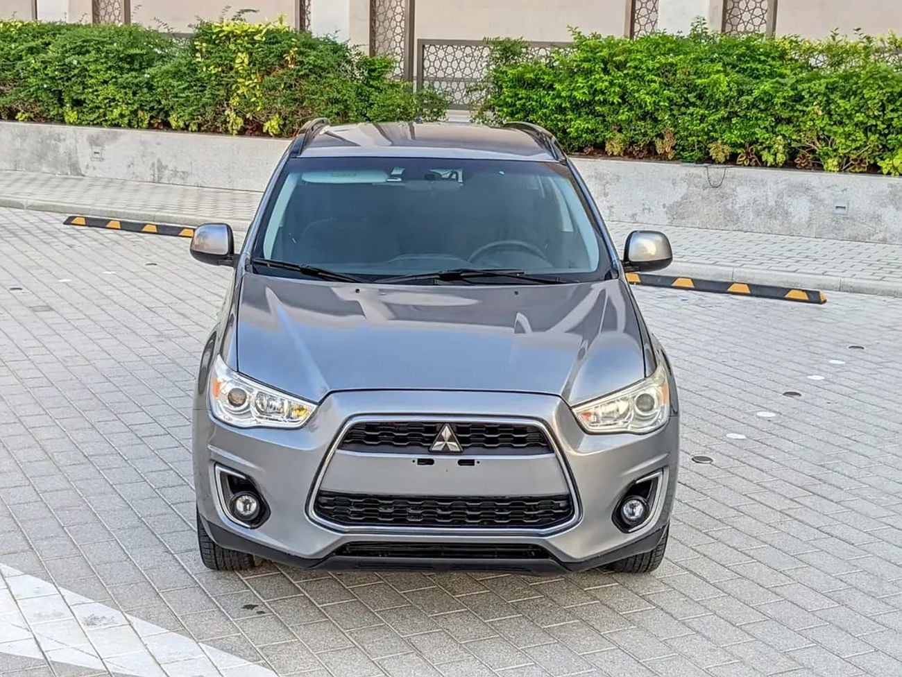 ميتسوبيشي ASX 4 Cylinder Mini SUV Perfect Inside Out GCC With Low KM