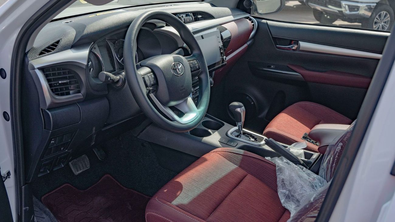 Toyota Hilux 2025 Toyota Hilux TRD SR5 4.0L petrol AT - GCC (Export price)