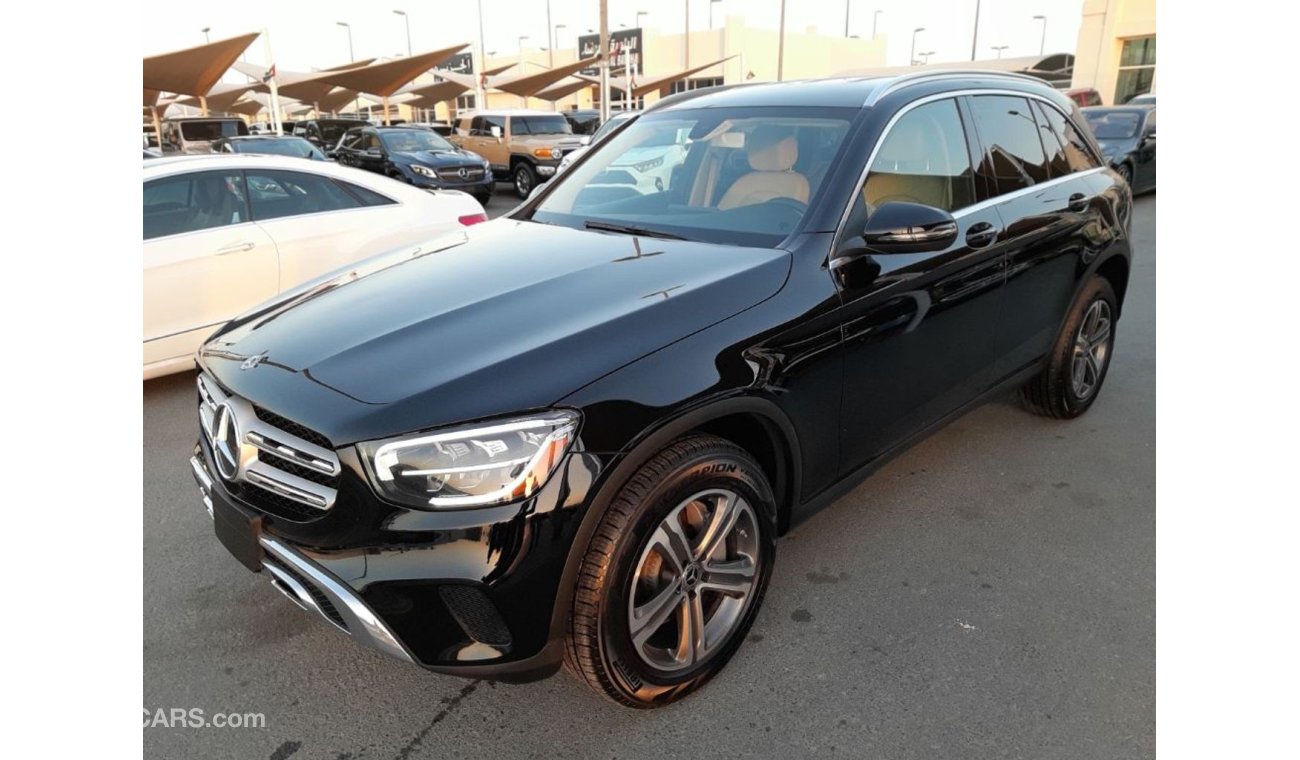 Mercedes-Benz GLC 300 GLC 2019 وارد امريكي نظيفة جدا وبحالة ممتازة يوجد كاميرا خلفية