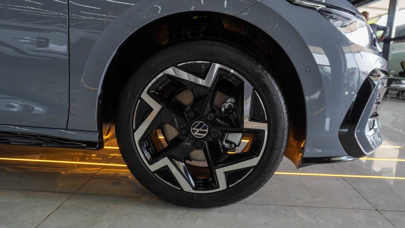 فولكس واجن جولف R 300 TSI