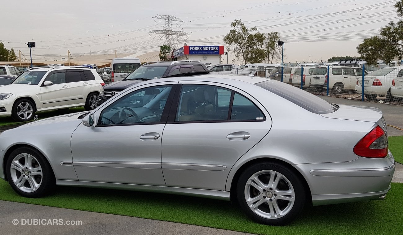Mercedes-Benz E 350 Japan imported - Very clean car free accident 50000 km only