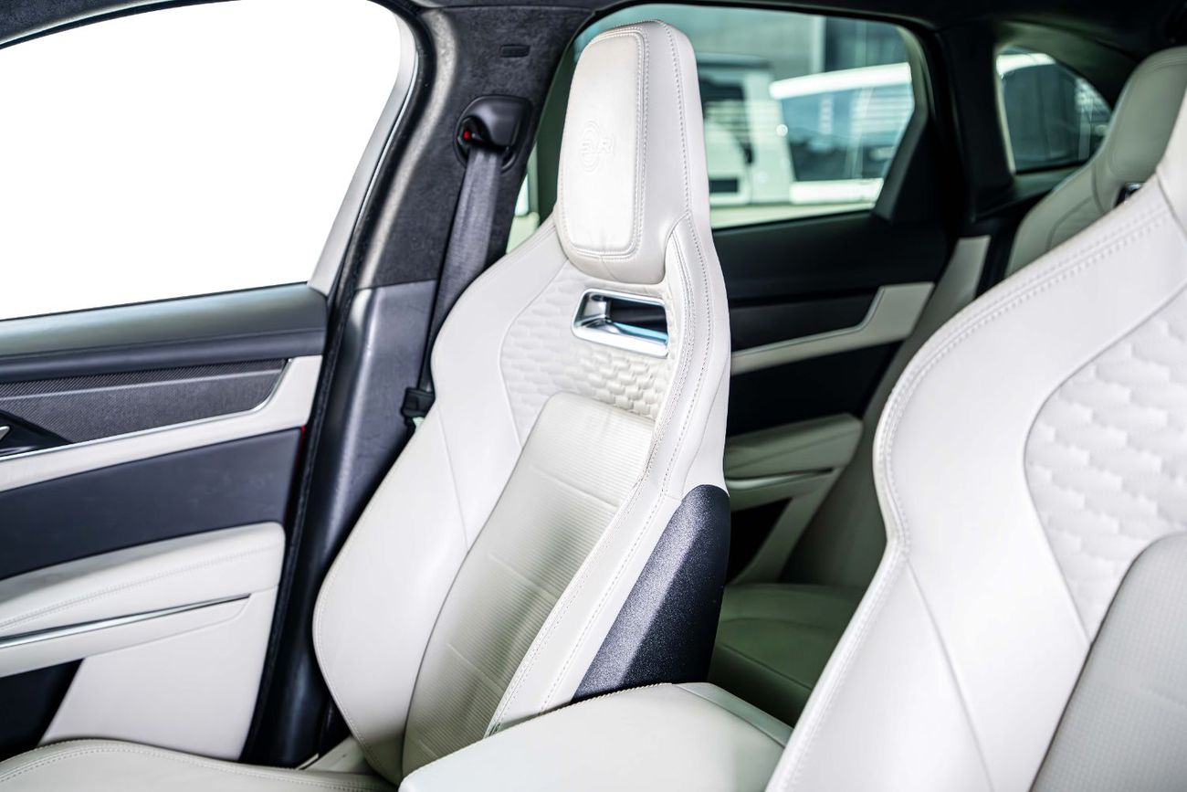 جاكوار F بيس SVR 5.0L