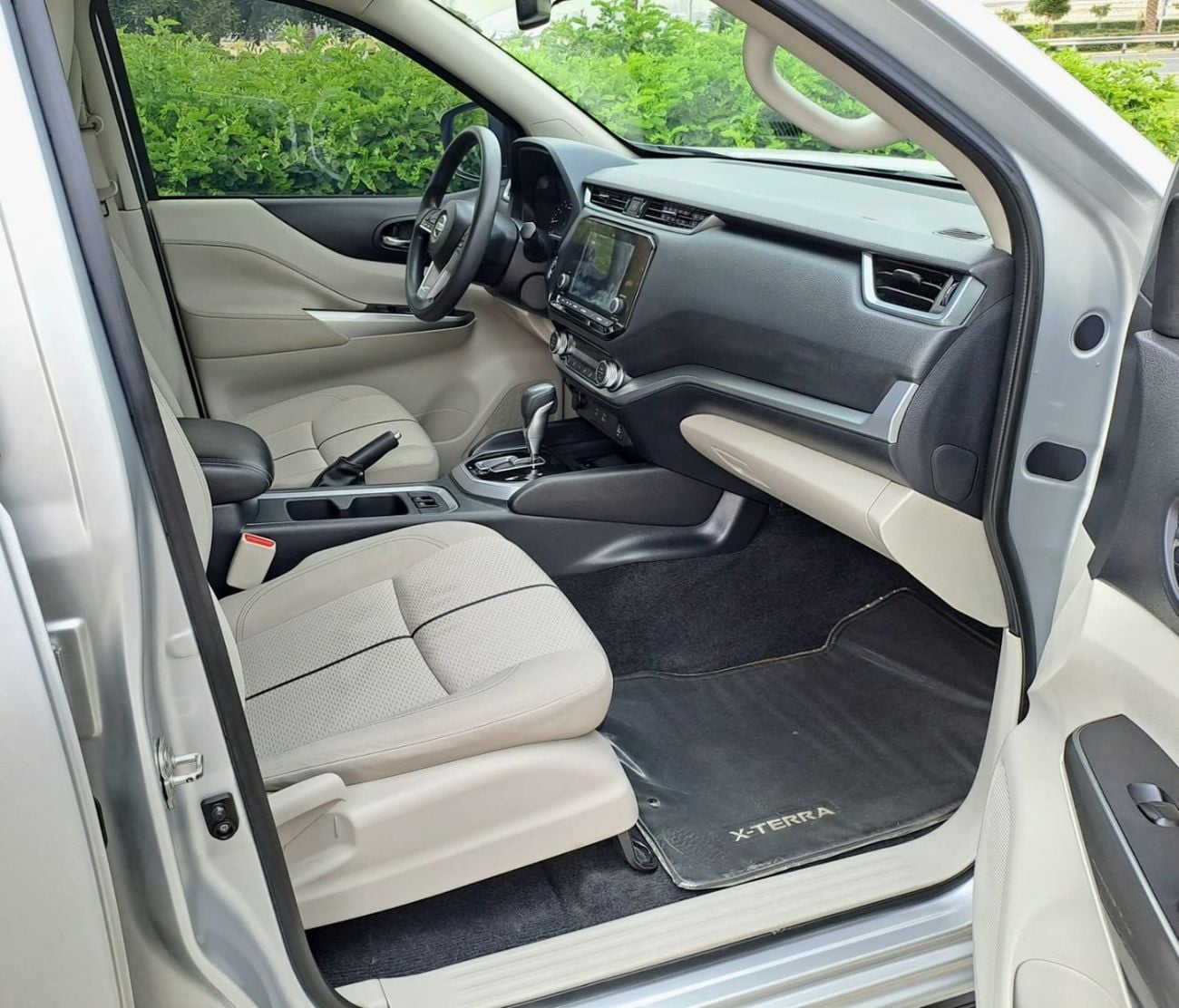 نيسان إكستيرا Titanium 2.5L RWD