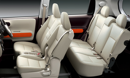 Toyota Porte interior - Seats