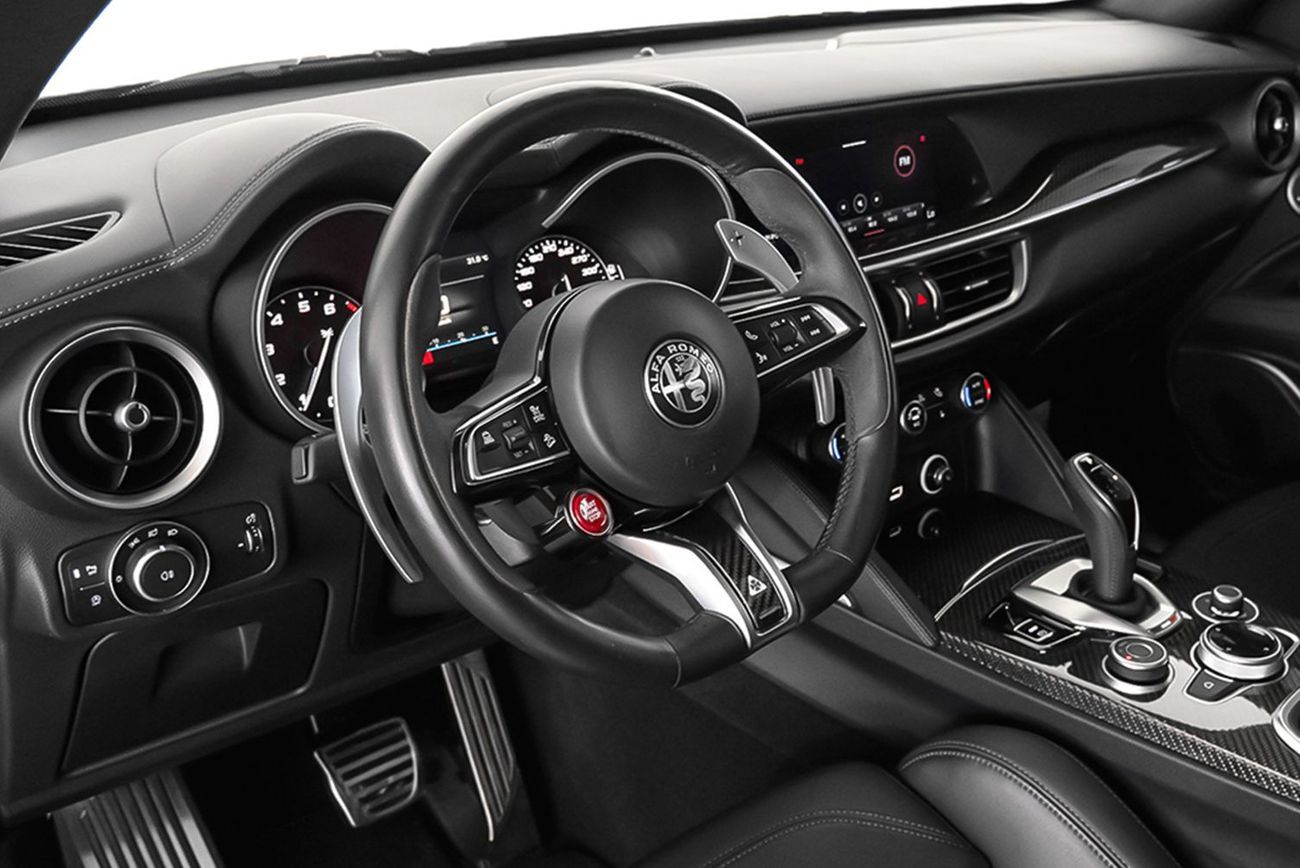 ألفا روميو ستيلفيو Quadrifoglio